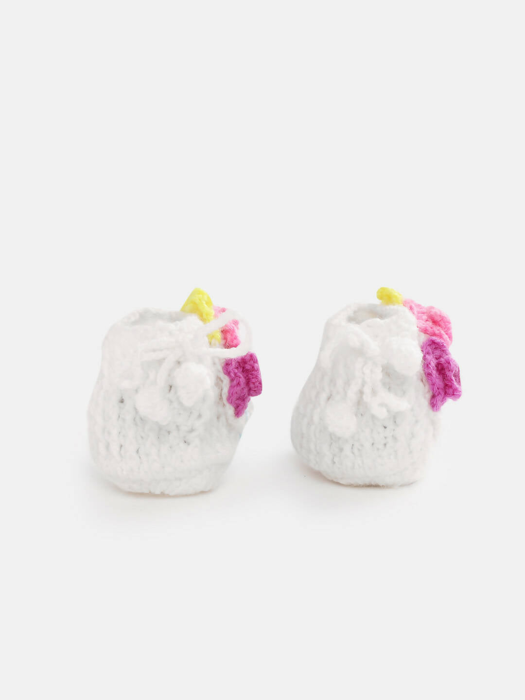 Chutput Kids Woollen Hand Knitted Flower Detailed Booties - White | Grab2Buy