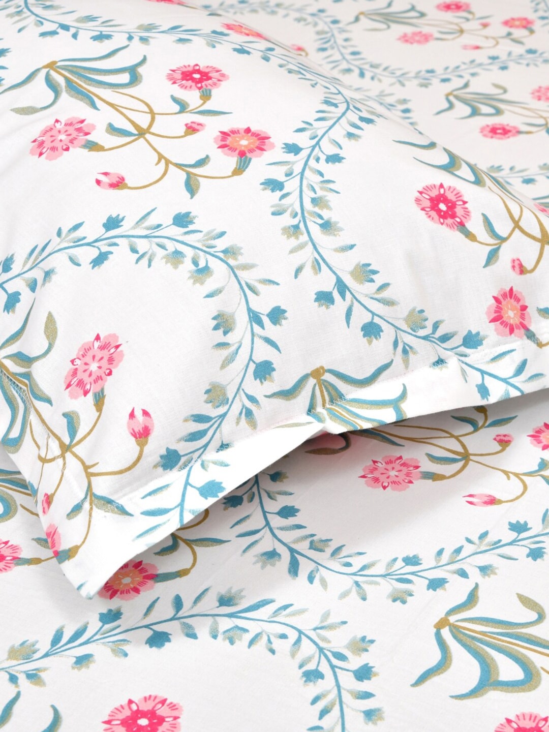 haus & kinder Blossoms Pink & White 186 TC Cotton Queen Bedsheet With 2 Pillow Covers | Grab2Buy