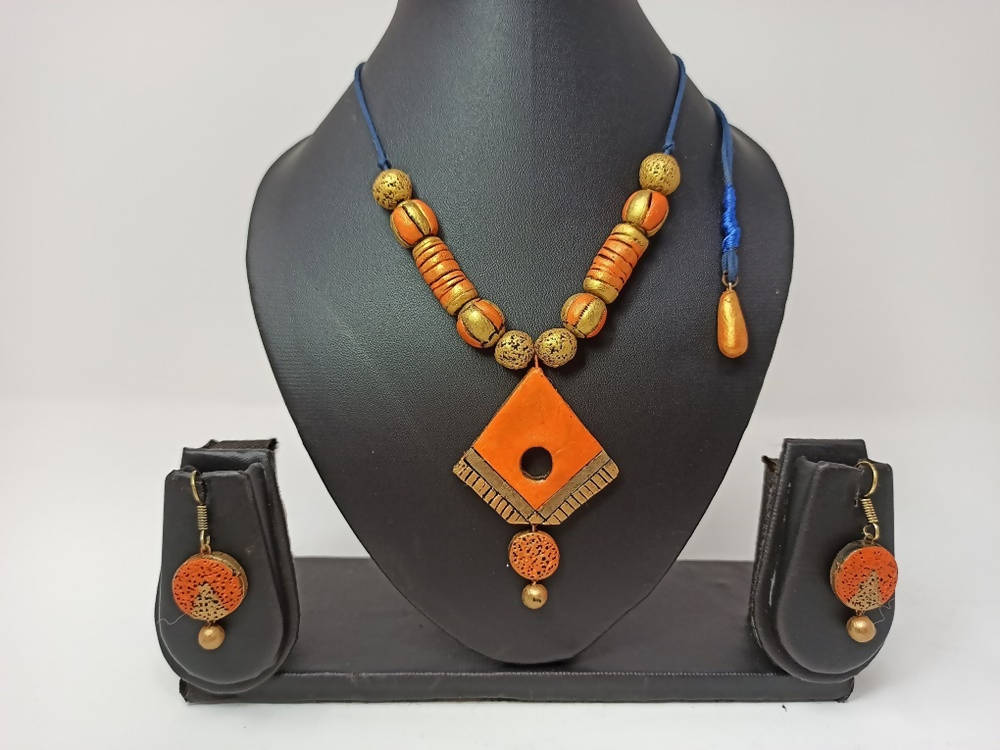 Terracotta Diamond Pendant Mini Necklace Set With Hangings | Grab2Buy