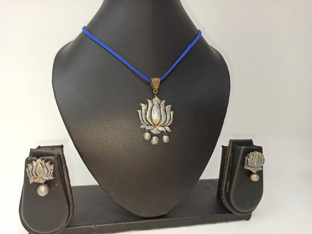 Terracotta Lotus Pendant Mini Necklace Set With Studs | Grab2Buy