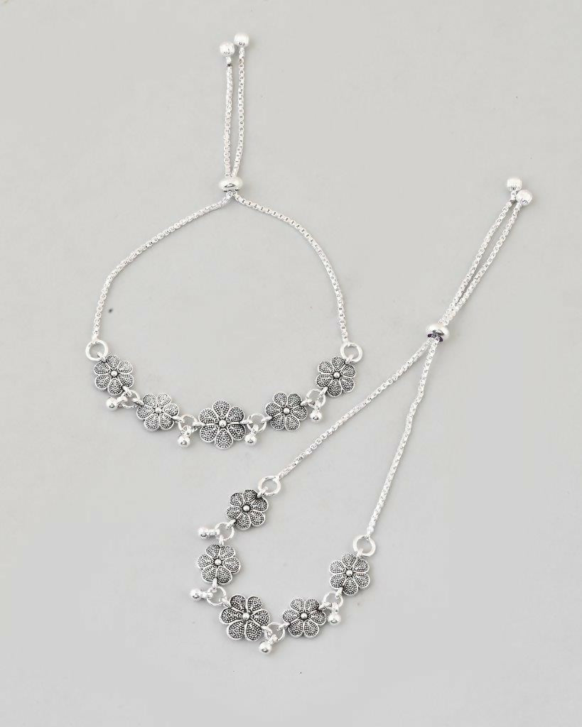 VOJ Set of 2 Traditional Flower Shapped Designer Anklet