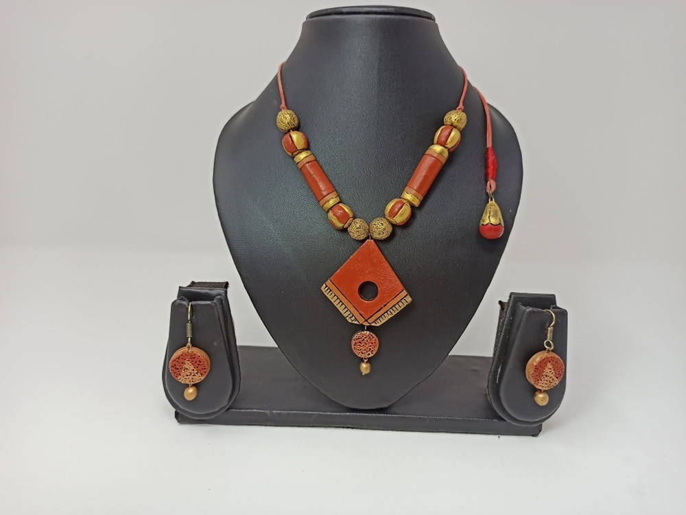 Terracotta Diamond Pendant Mini Necklace Set With Hangings | Grab2Buy