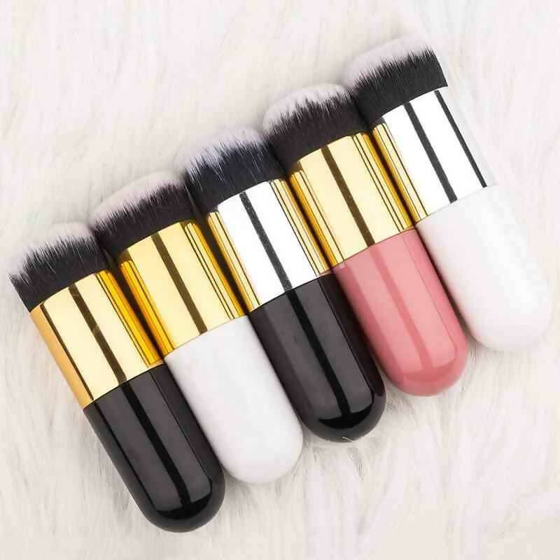 Favon Pack of 1 Foundation Cum Blush Brush and 1 Blender Puff | Grab2Buy