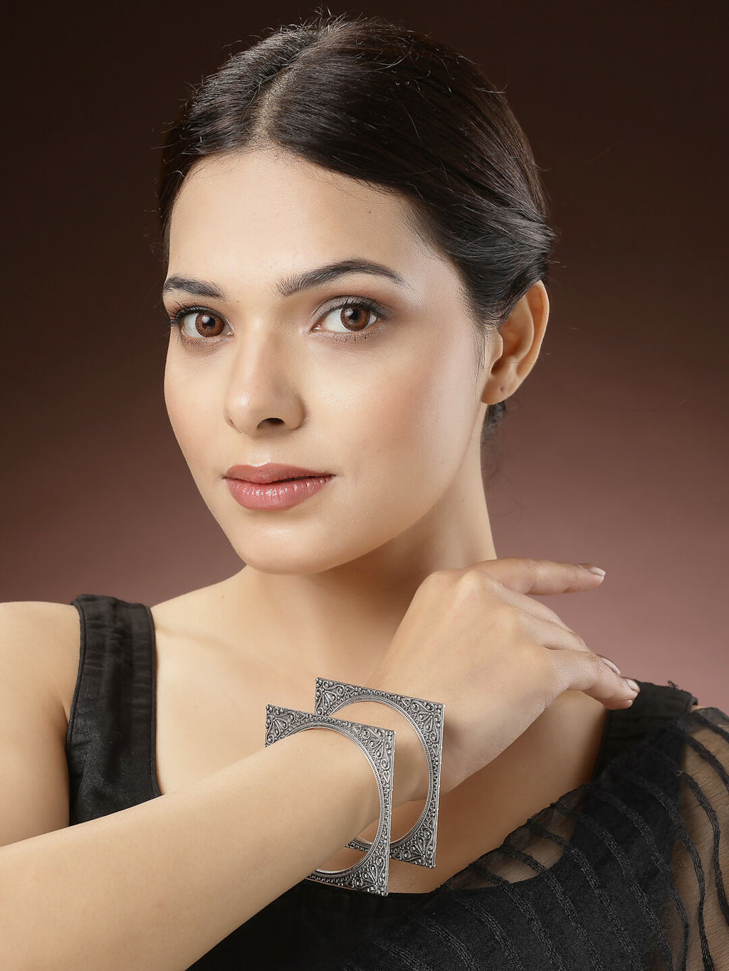 NVR Women's Set of 2 Silver-Toned Oxidized Square Shaped Bangles