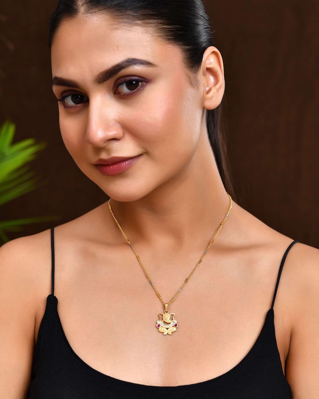 Jewels Nest Traditional Gold-Tone Pendant Chain with Ruby Accents