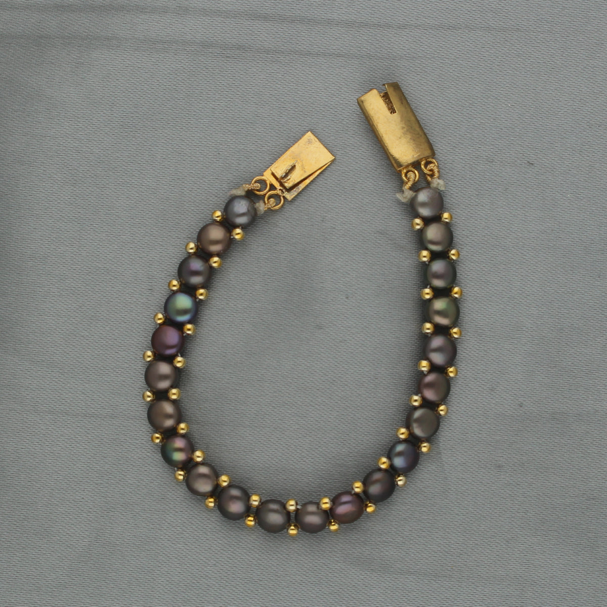 J Pearls Zaha 1 Line Pearl Bracelet | Grab2Buy