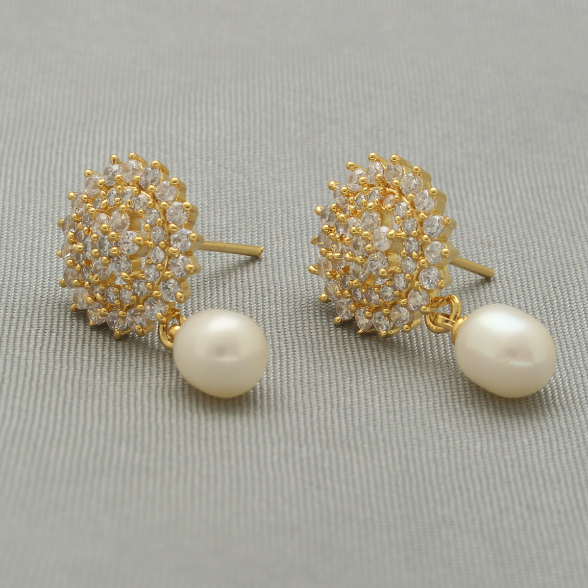 J Pearls Juvela Pearl Earrings | Grab2Buy