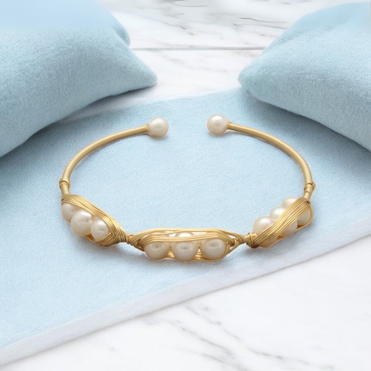J Pearls Zerin Pearl Bracelet | Grab2Buy