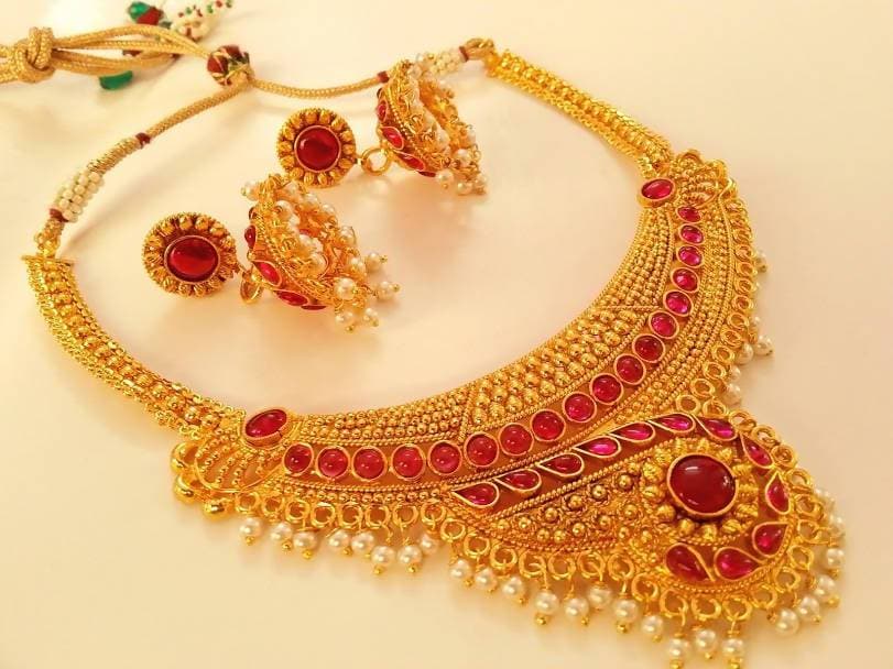 Pink Kemp Necklace Set With White Beads | Grab2Buy