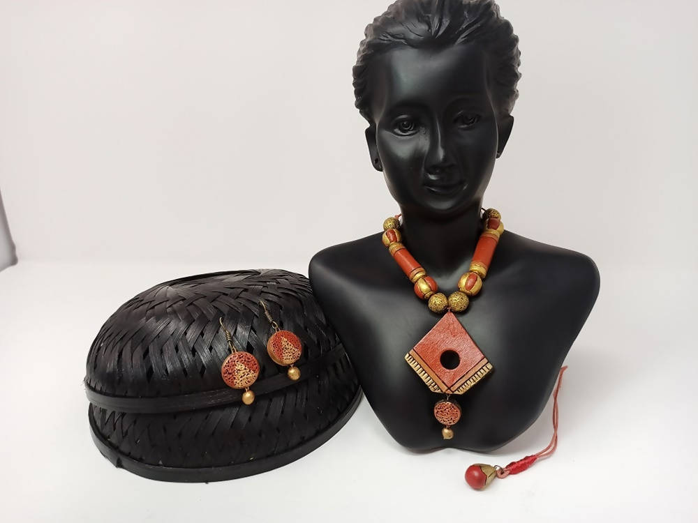Terracotta Diamond Pendant Mini Necklace Set With Hangings | Grab2Buy