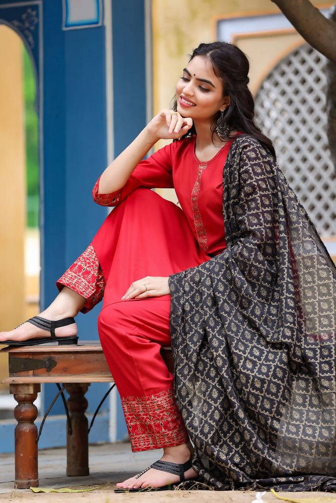 Yufta Women Maroon & Black Thread Work Pure Cotton Kurta with Trousers & With Dupatta | Grab2Buy