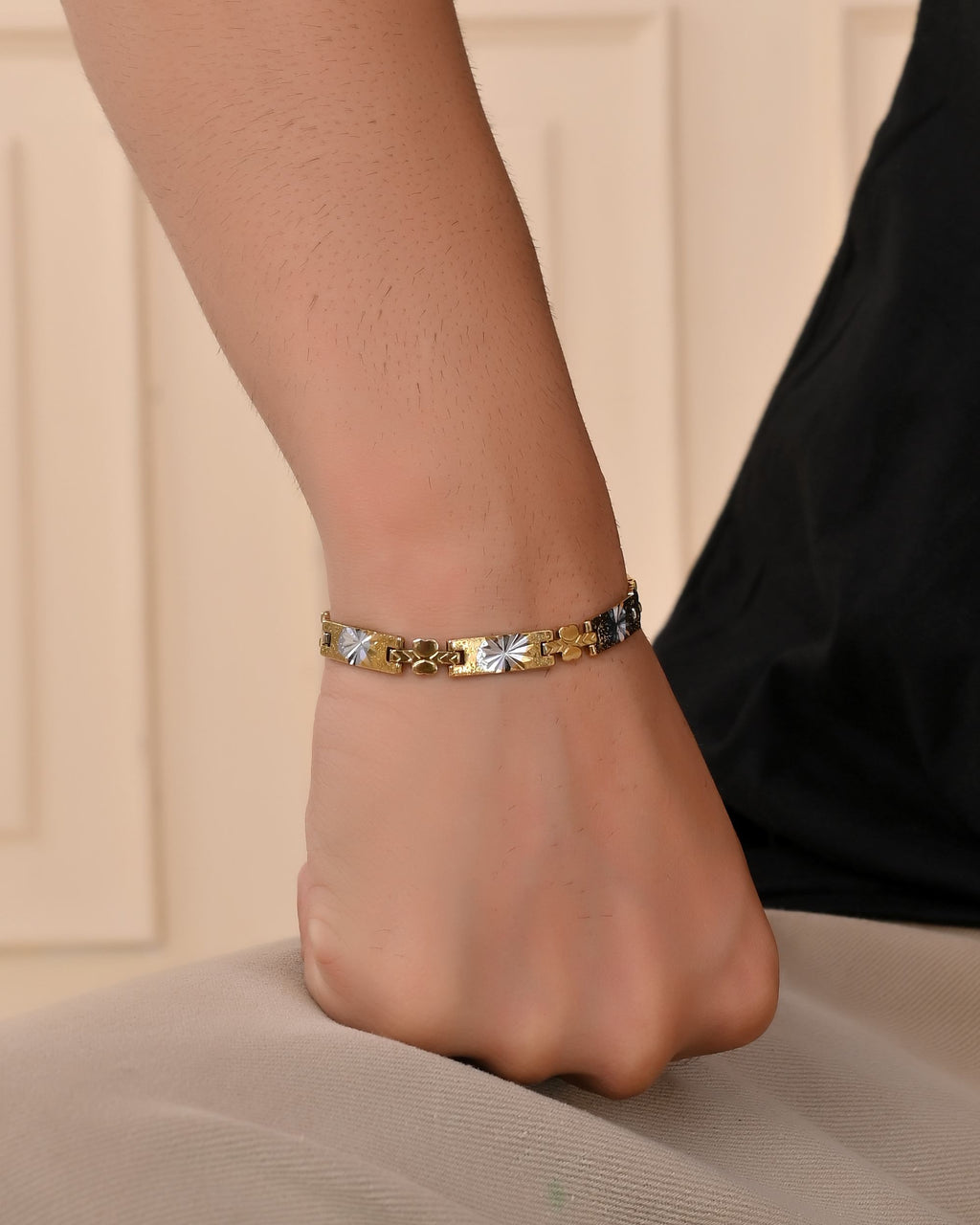 VOJ Men's Double Toned Stainless Steel Textural Linked Bracelet
