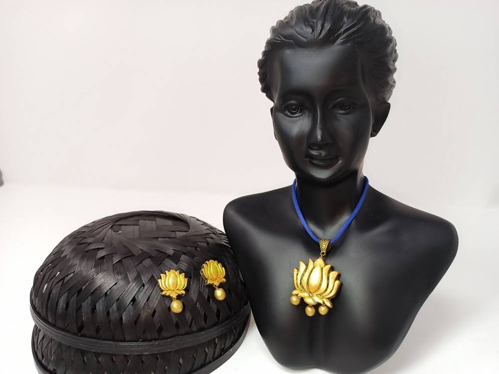 Terracotta Lotus Pendant Mini Necklace Set With Studs | Grab2Buy