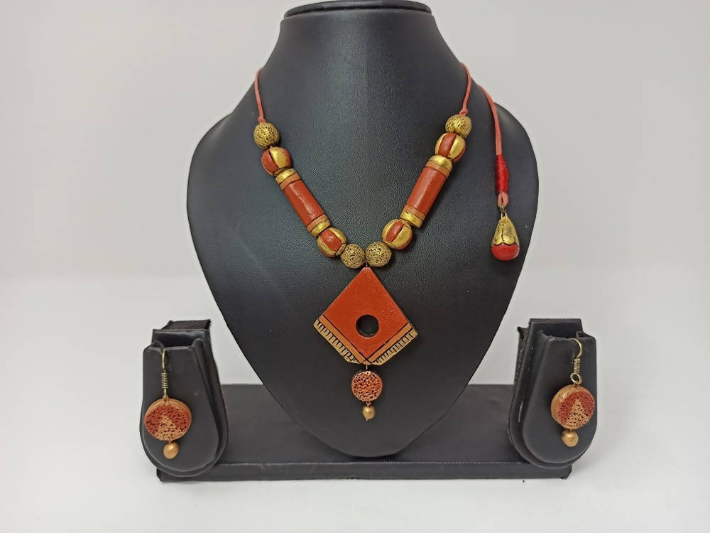 Terracotta Diamond Pendant Mini Necklace Set With Hangings | Grab2Buy