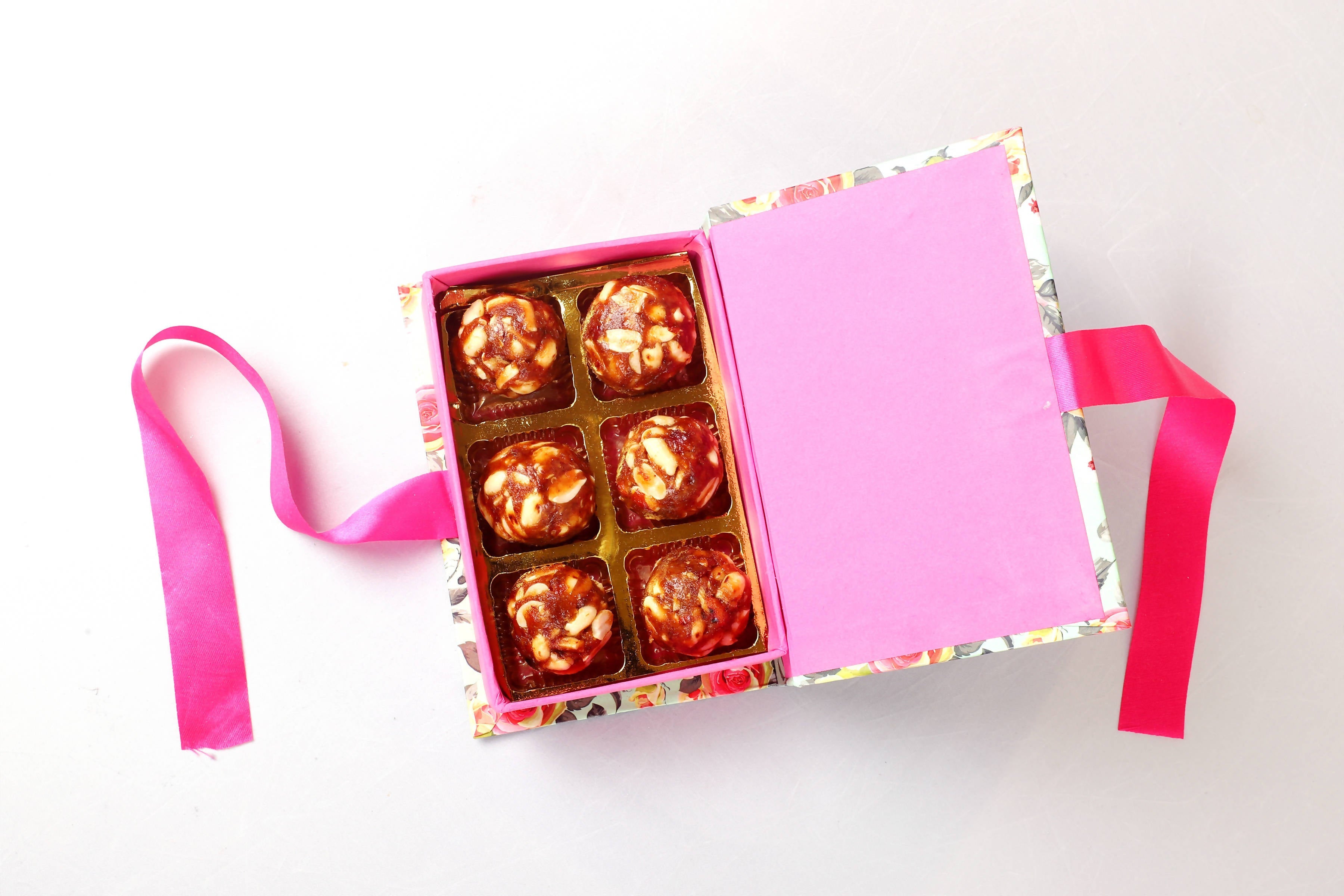 SK Mithaii Khajur/Dates Peanut Ladoo (6 Cavity) | Grab2Buy