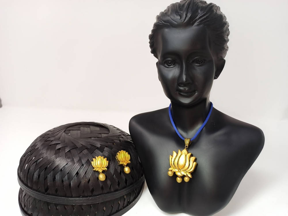 Terracotta Lotus Pendant Mini Necklace Set With Studs | Grab2Buy