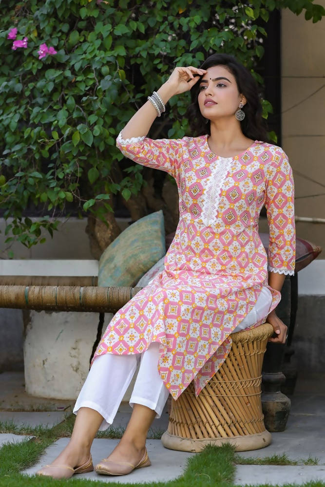 Yufta Women Peach And White Kurta with Trouser Set | Grab2Buy