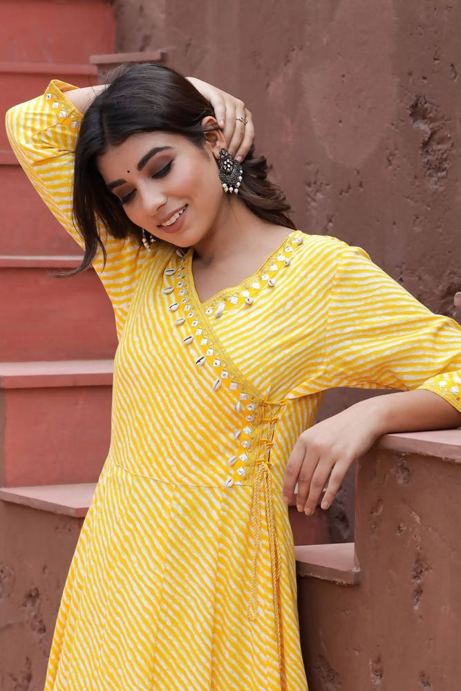 Yufta Women Yellow & White Leheriya Printed Kurta With Coffee Bean Shell Detail | Grab2Buy