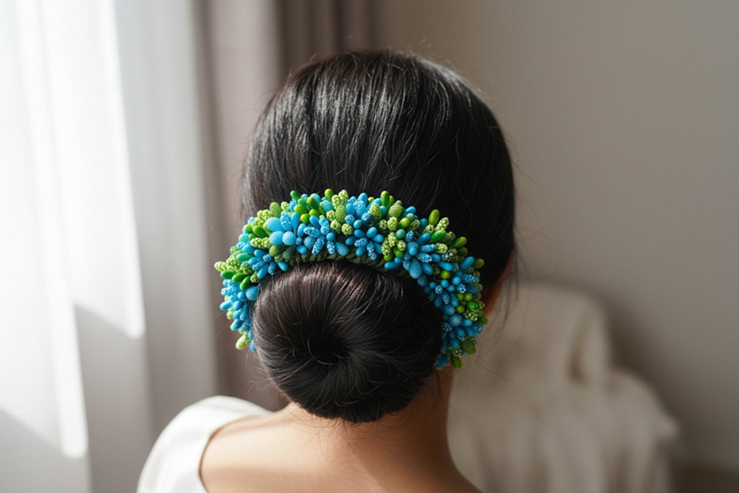 Blue & Green Bridal Pollens Gajra | Grab2Buy