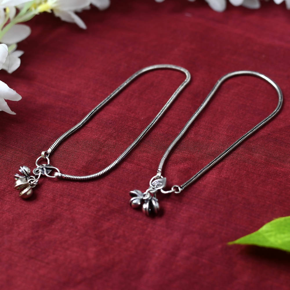 Mominos Fashion Kamal Johar Oxidised Silver Simple Anklets | Grab2Buy
