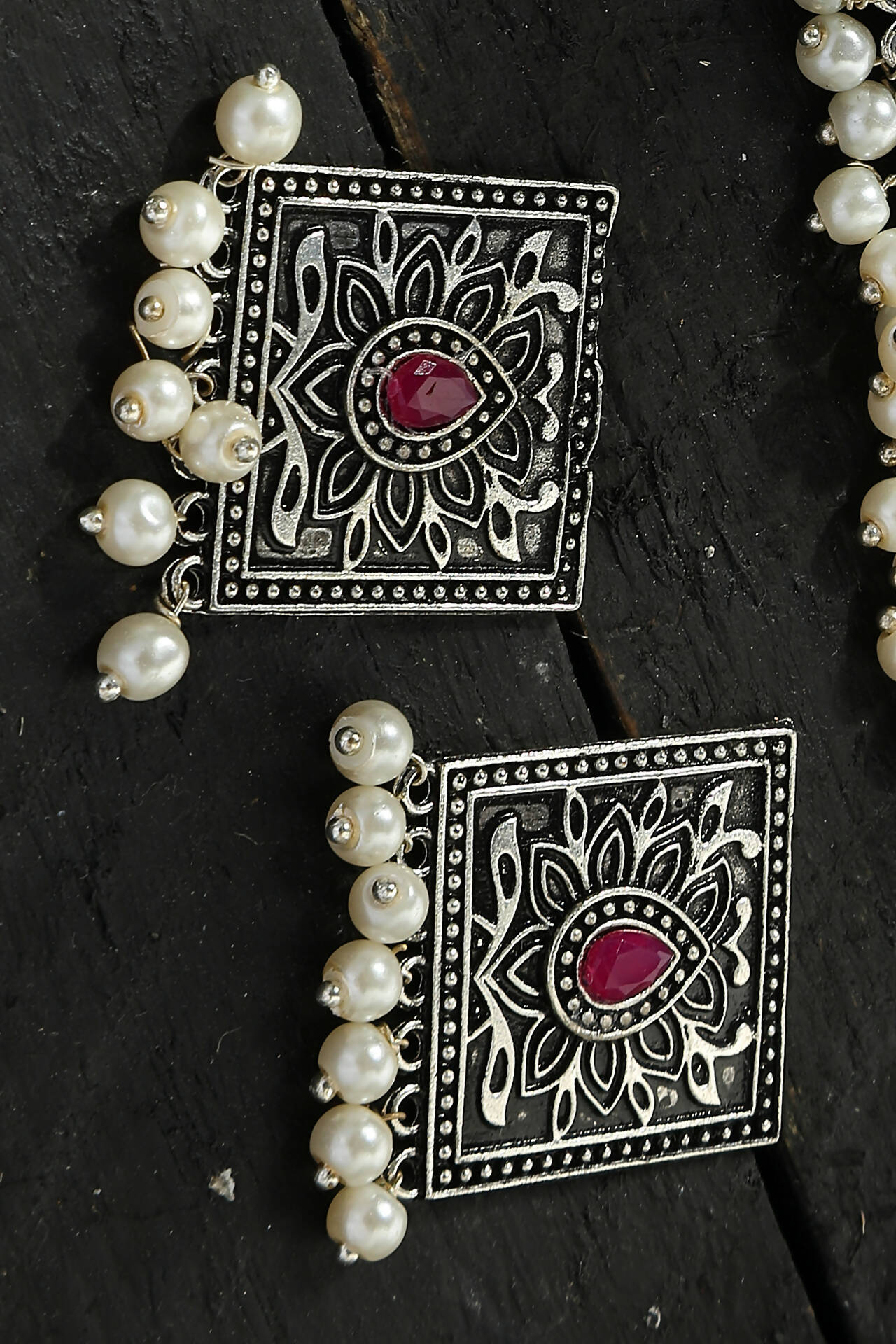 Mominos Fashion Johar Kamal Statement Silver-Plated Brass Finish Kundan/Pearls Choker For Women (Multi) | Grab2Buy
