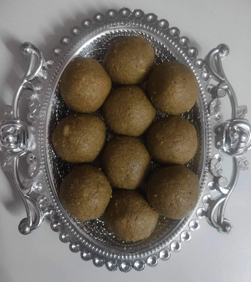 Govi’s Organic Foods - Jaggery Bajra Gondh Laddu (Pearl Millet) | Grab2Buy